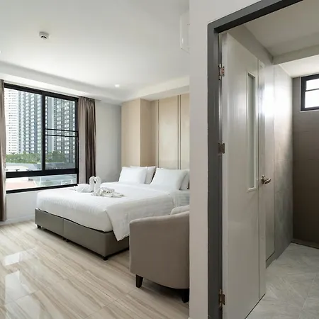 The Riski Hotel At Bangphlat Station Sha Bangkok Exterior photo